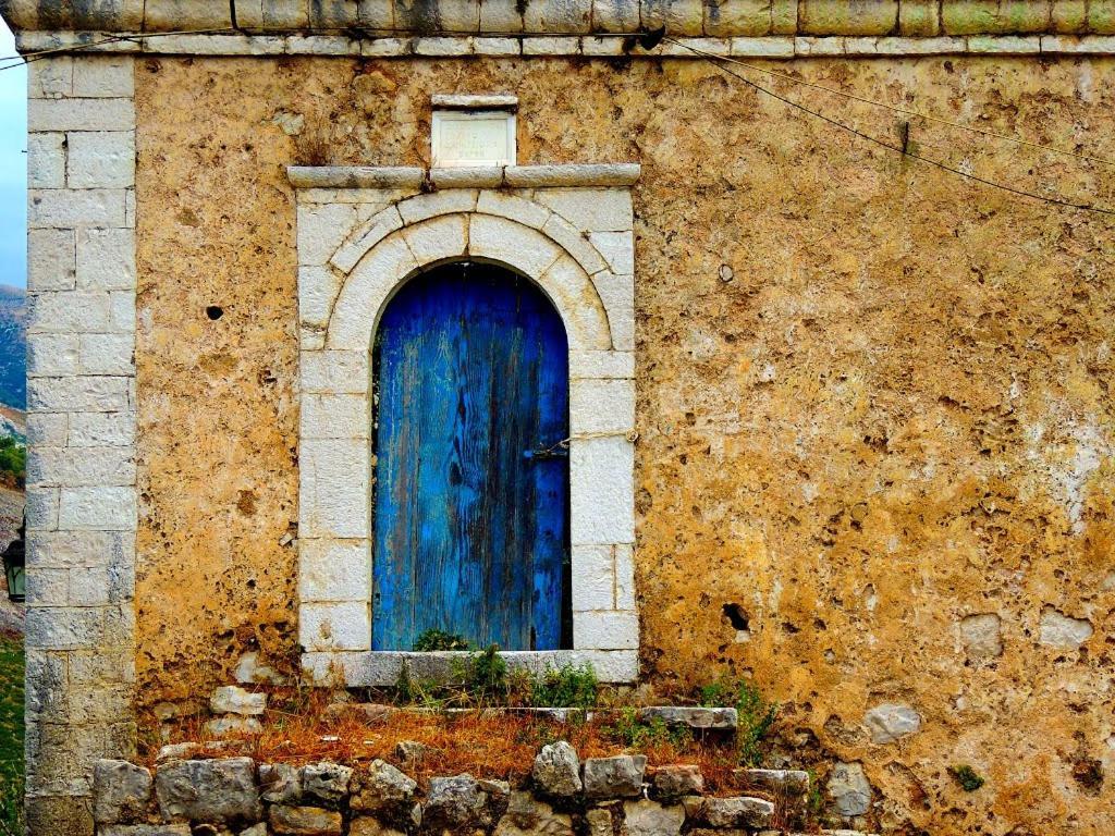 The Grandfather'S Room Himare Exterior photo