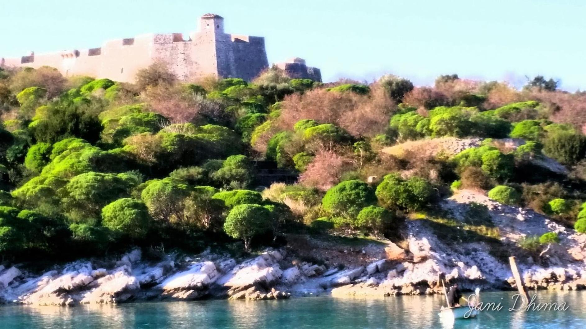 The Grandfather'S Room Himare Exterior photo